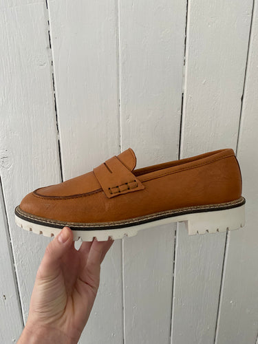 LEGAL Loafer // Tan Leather