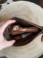 Load image into Gallery viewer, Kompanero: Whitlee // Cognac
