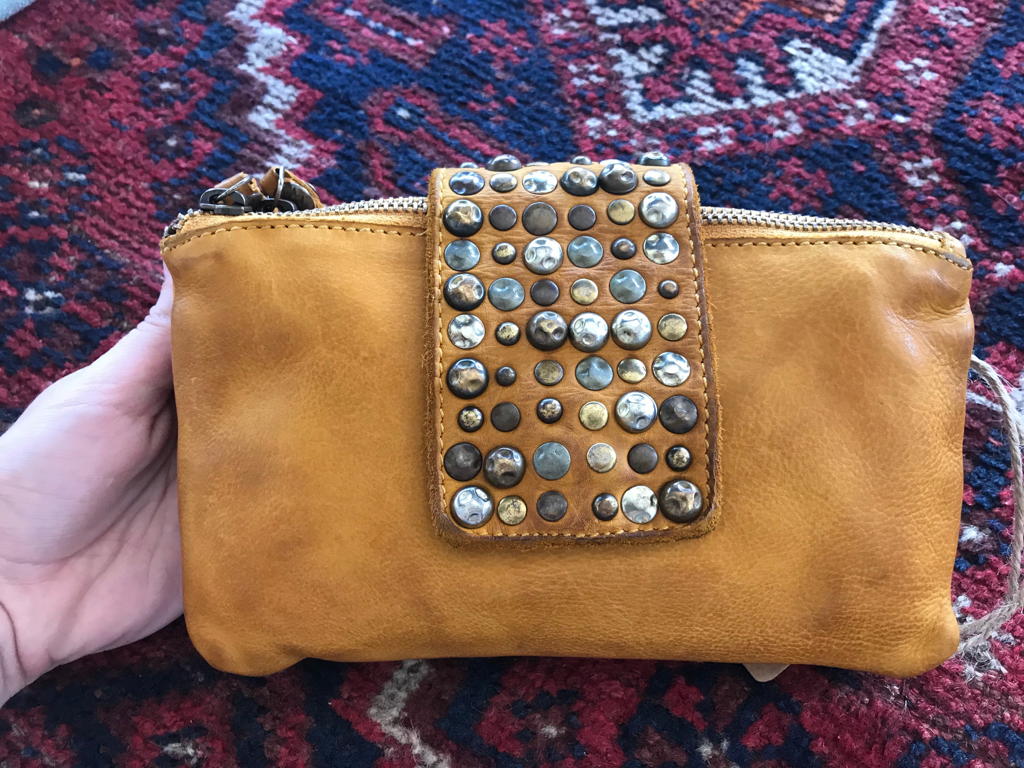 Kompanero clutch outlet